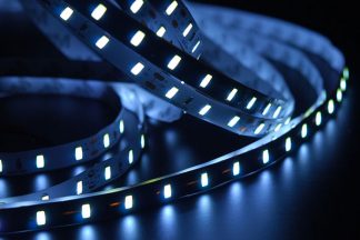 Blauer LED Stripe im Dunkeln