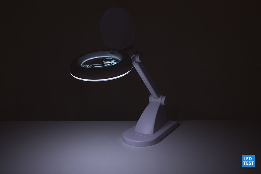 Interhome-Lupenleuchte-An