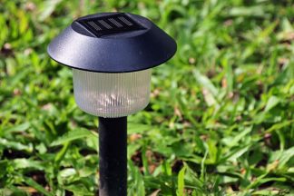 Solar betriebenes Licht im Garten
