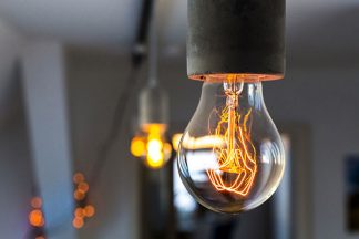Leuchtfaden in einer Retro-Glühlampe